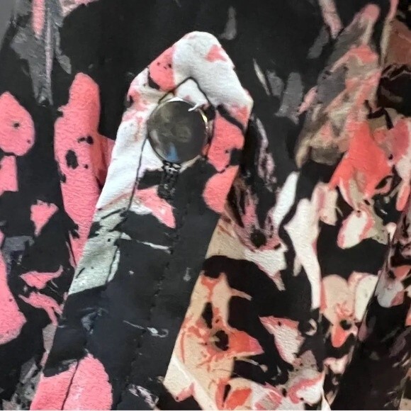 Apt 9 Long sleeve black pink and white floral top size large - Picture 4 of 7